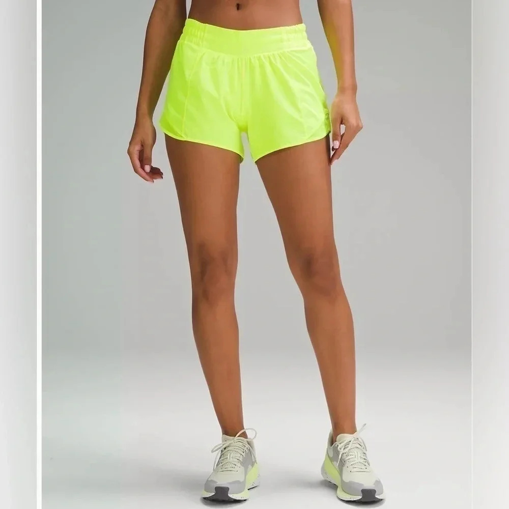 Lululemon Hotty Hot Low-Rise Lined Short 4" Women’s Size 6ColourHighlight Yellow